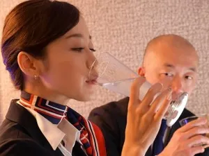 Người mới đến biển có bộ ngực lớn! Nhìn lên thằng bạn đang thủ dâm! Tốc độ quan hệ nhanh, hai bầu ngực rung chuyển, bảy giờ liên tục ~ quan hệ tuyệt đến mức cô ấy rên rỉ và rên rỉ...